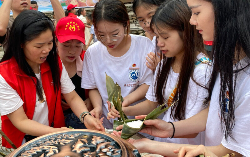 閩衛(wèi)院學(xué)子三下鄉(xiāng)：傳承端午文化，筑牢文化自信