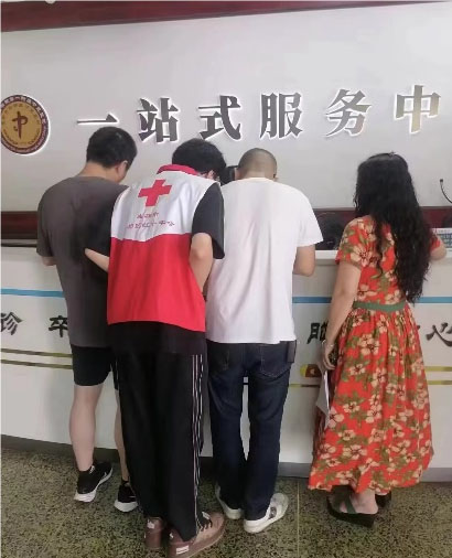 懷夢(mèng)愛心暑期實(shí)踐隊(duì)助力醫(yī)院信息化建設(shè)