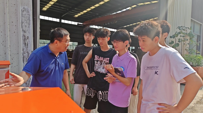 躋身農(nóng)機第一線，喜看農(nóng)業(yè)新氣象----煙臺大學機電學院“荷”芯力實踐隊進工廠實地調研