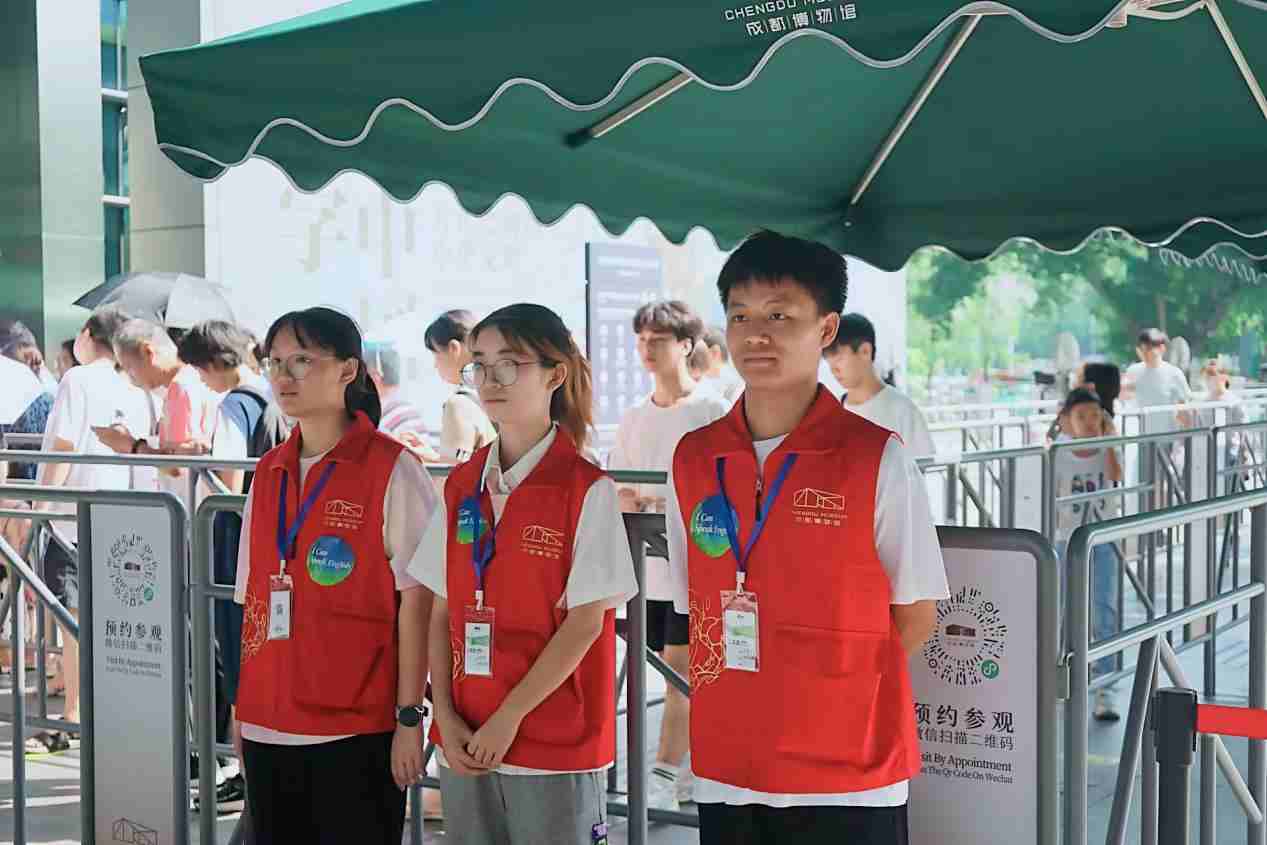 “歷史漫步，中外徜徉” ——愛益陽光赴成博社會實(shí)踐隊(duì)