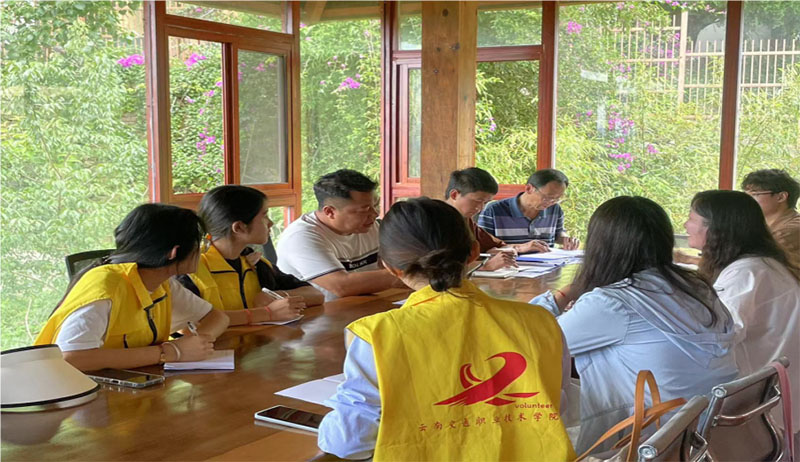 云上景邁探新路：電商織網(wǎng)+推普潤心，繪制鄉(xiāng)村振興的斑斕畫卷