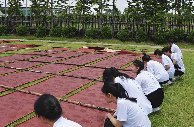 江職“香遇·非遺”實(shí)踐團(tuán)尋香云紗非遺之美，助力“百千萬工程”