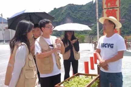 橙香四溢 語傳千里——武漢東湖學(xué)院“小橙故事”社會實踐隊赴湖北秭歸開展推普交流活動