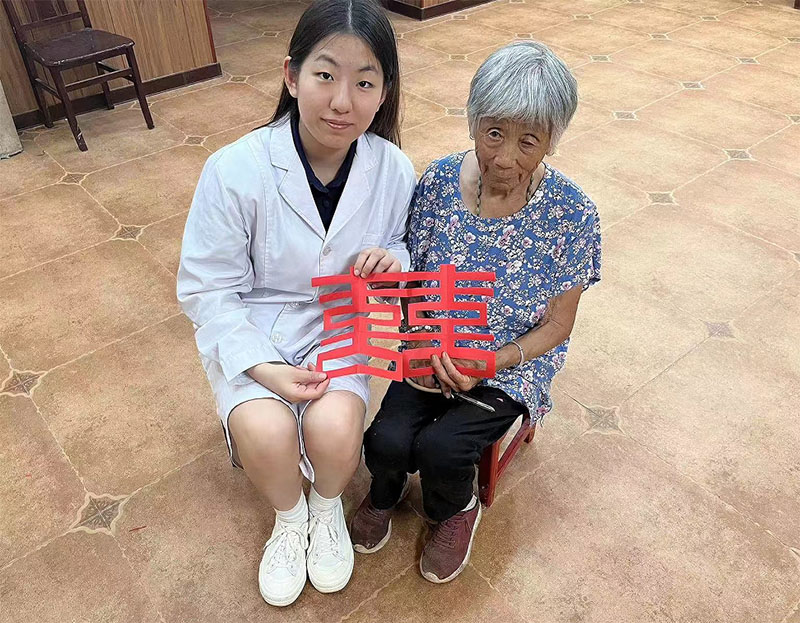 剪下百花開，紙上春秋往