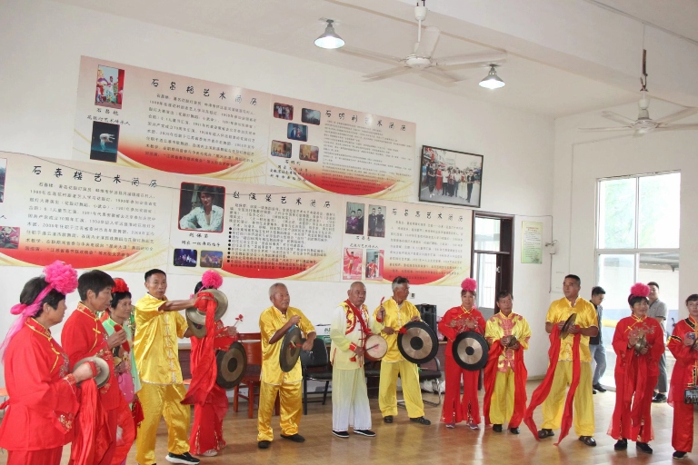 安徽師范大學(xué)音樂學(xué)院赴懷遠(yuǎn)縣河溜鎮(zhèn)蓮花村“和美鄉(xiāng)村尋非遺，青春賦能花鼓燈”———百年傳承，生生不息