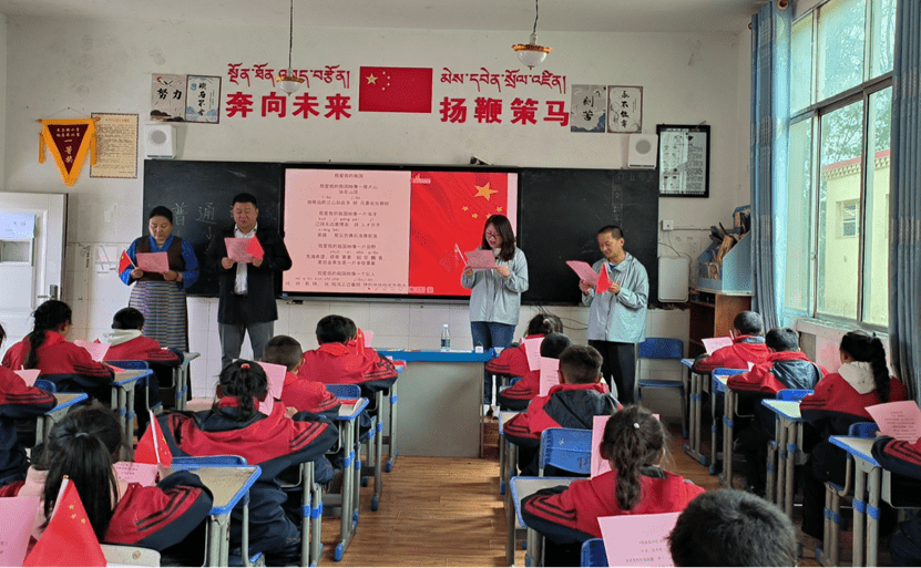 紅小醫(yī)“筑夢甘孜”：傳承紅色精神，推動鄉(xiāng)村發(fā)展與健康普及