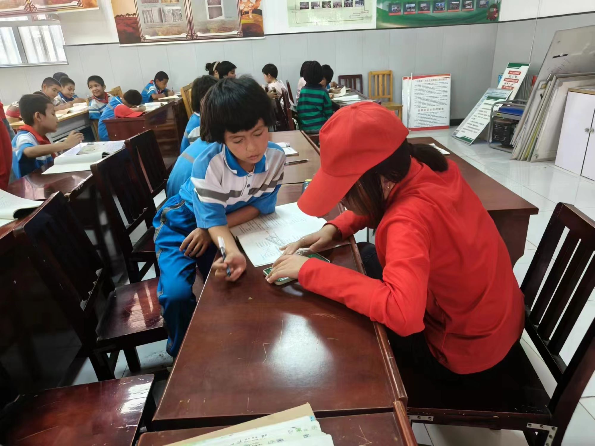 愛心傳遞，知識照亮成長路
