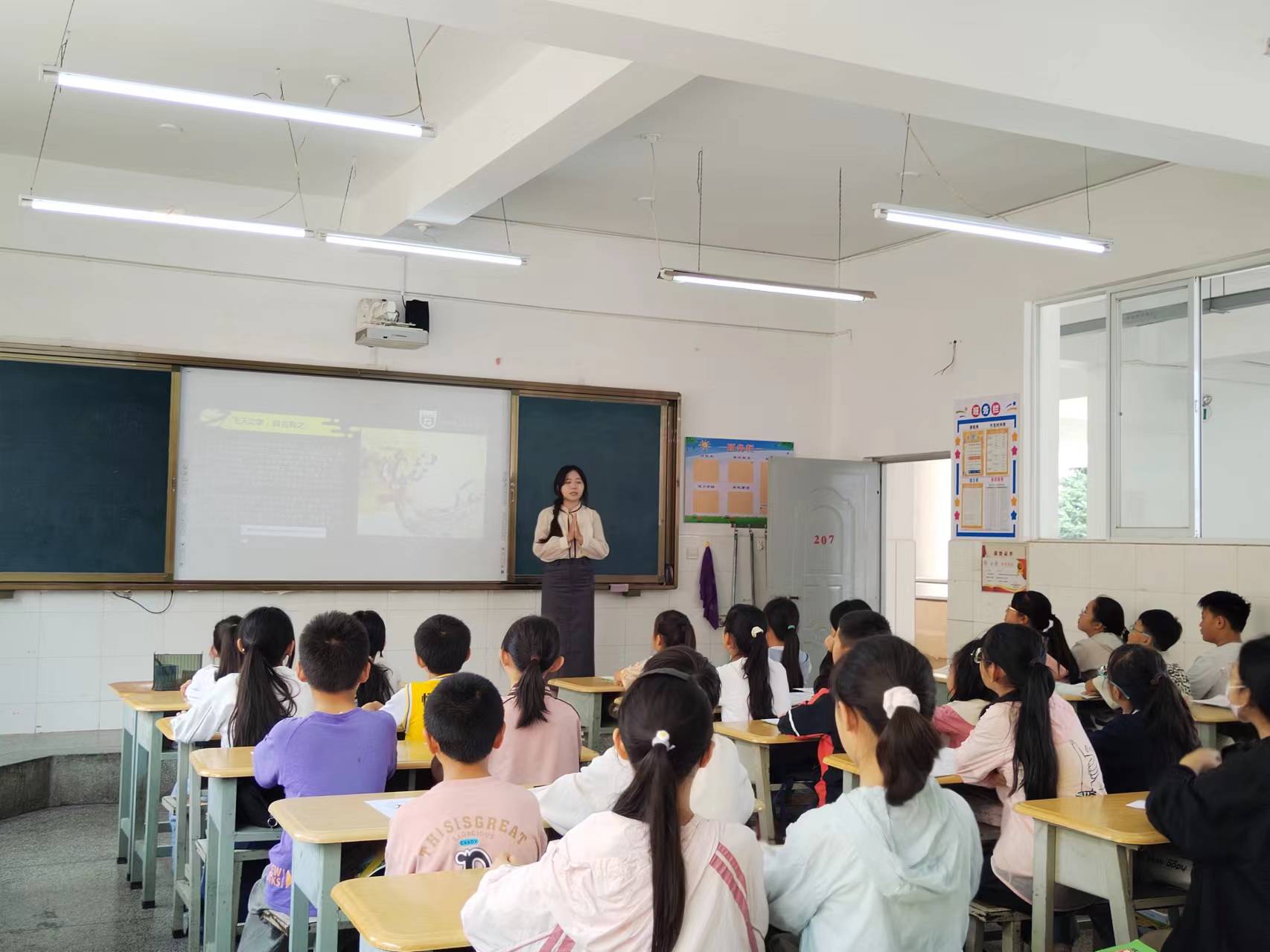 “星漢璀璨啟航夢，共赴九州科普行”航天宣講活動