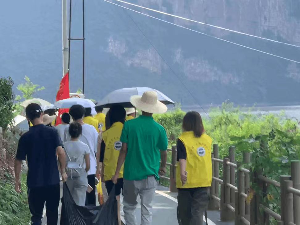 走進化屋村——實踐出真知，感悟促成長
