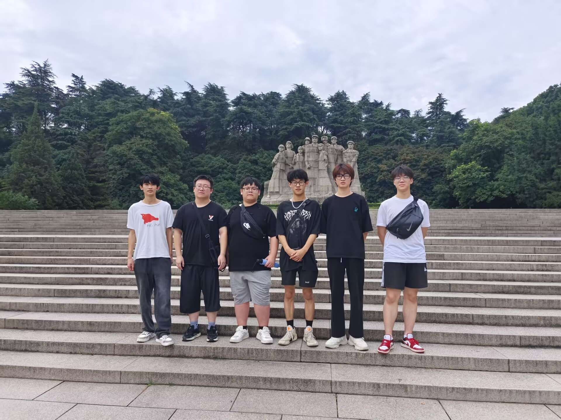 地信學(xué)子赴南京紅色紀(jì)念館開展“體悟紅色精神，傳承紅色基因”主題實(shí)踐項(xiàng)目